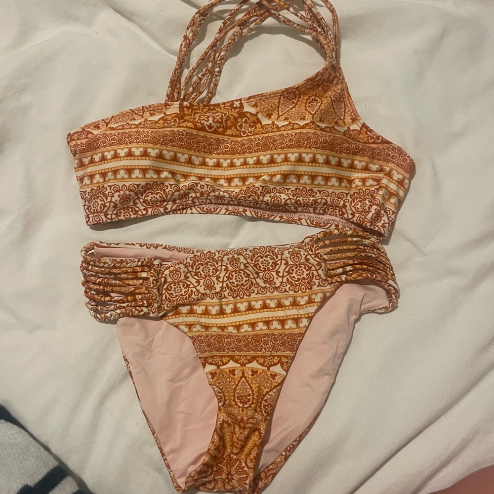 Chelsea and violet bikini